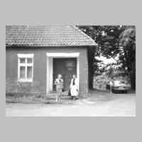092-1003 Schiewenau 1992. Der Eingang zur Schule.jpg